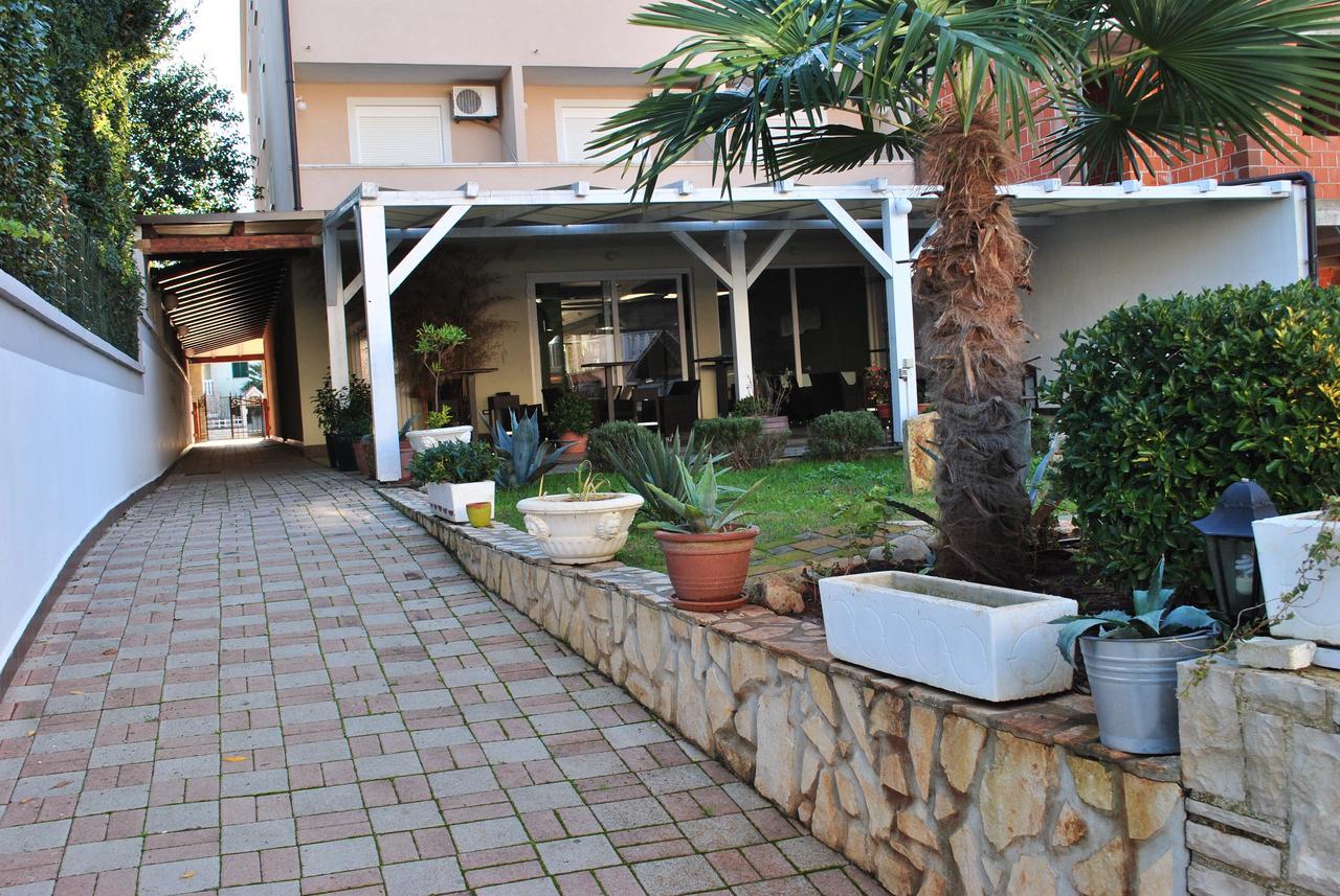 Bed and Breakfast Promenade à Medulin Extérieur photo