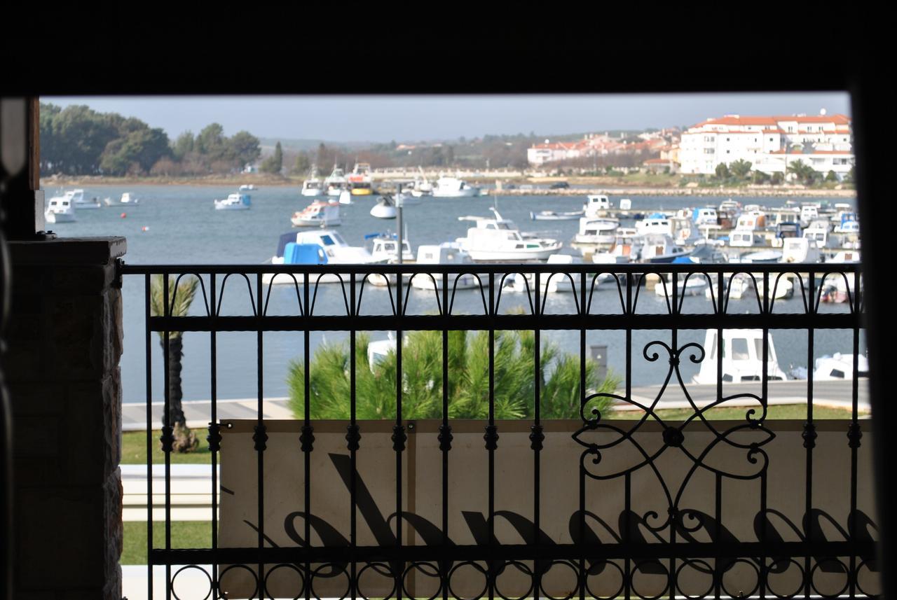 Bed and Breakfast Promenade à Medulin Extérieur photo